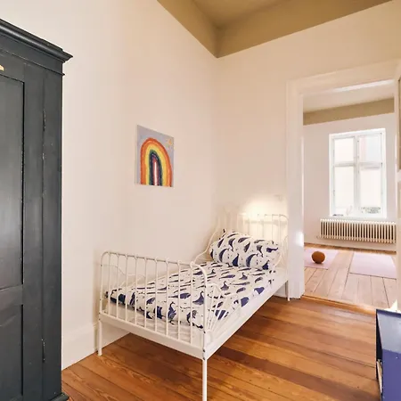 Апартаменты Rosa - Charmante, Grosse Altbauwohnung