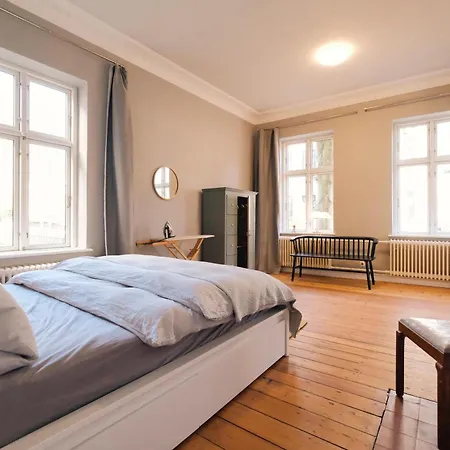 Villa Rosa - Charmante, Grosse Altbauwohnung Apartment *