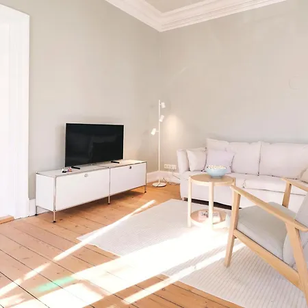 Apartment Villa Rosa - Charmante, Grosse Altbauwohnung *