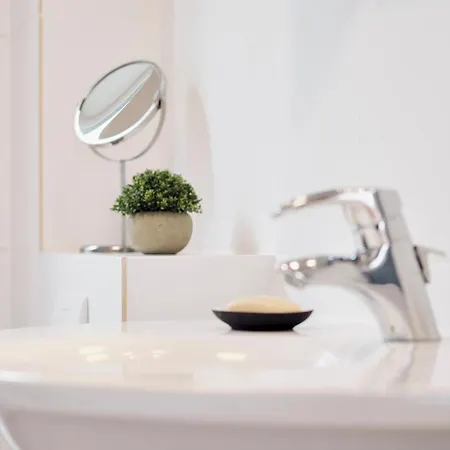 Rosa - Charmante, Grosse Altbauwohnung Апартаменты *