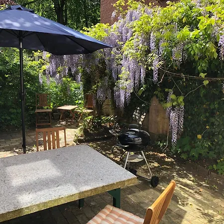 Апартаменты Rosa - Charmante, Grosse Altbauwohnung