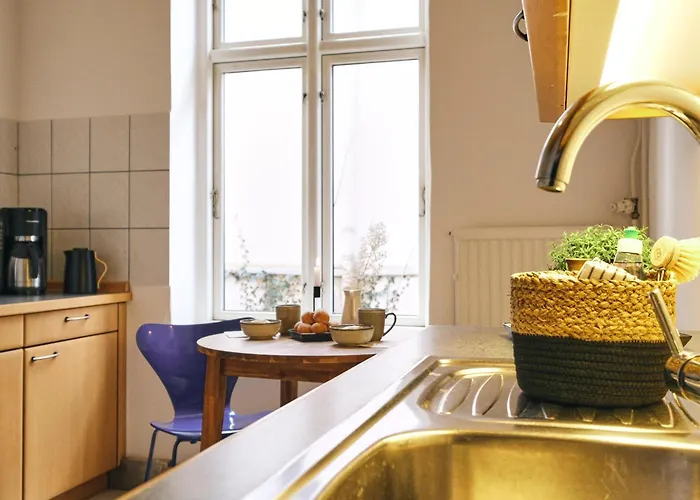 Rosa - Charmante, Grosse Altbauwohnung Appartement