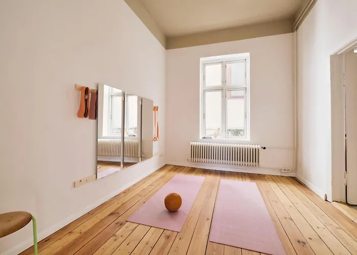 Rosa - Charmante, Grosse Altbauwohnung Appartement